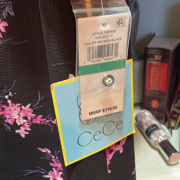 ππ CeCe | Flutter Sleeve Dress Size Large. Pretty Floral Print and Neckline. - Picture 6 of 8